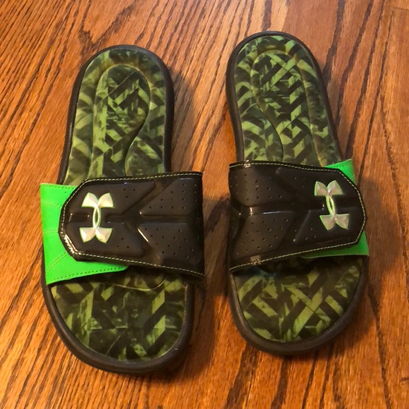 nike solay flip flops size 8